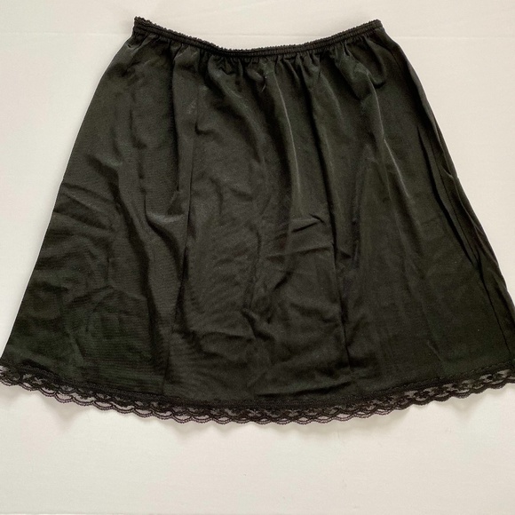 Warner’s Slip Black Medium Vintage 17” Long - Picture 1 of 3